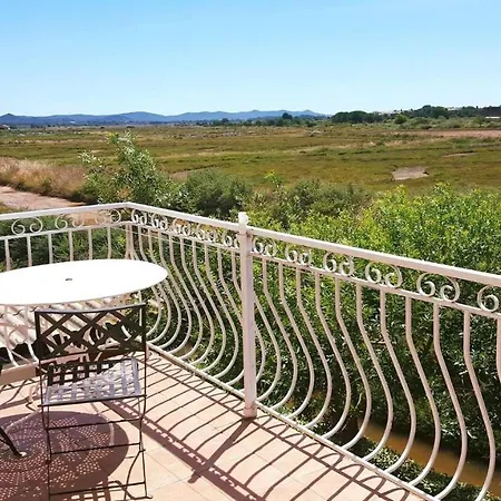 Apartment 2 Personnes Vue Marais Salant Parking Et Terrasse Proche Commodite Hyeres